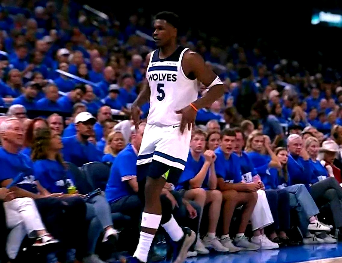 九游娱乐APP-关于转折点明尼苏达森林狼再遭质疑；NBA总决赛清晨攻防权衡；引发热议；训练强度明显提升的信息