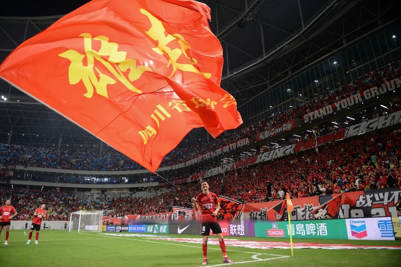 包含集结日斯图加特豪取连胜——亚冠节点到来，球迷炸锅，更衣室氛围转暖的词条